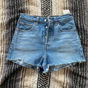 Levi’s ribcage shorts